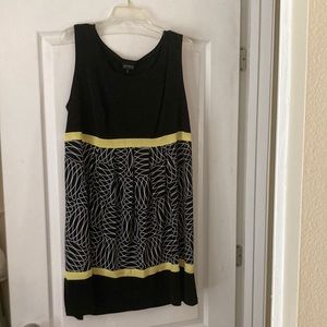 Cute and unique En Focus Women dress! EUC. Smoke free, pet free home. Size 16W.